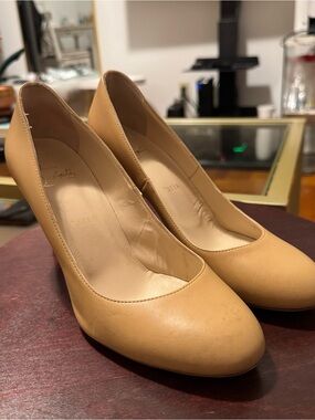 Christian Louboutin Nude Tan Round-Toe Leather Pumps